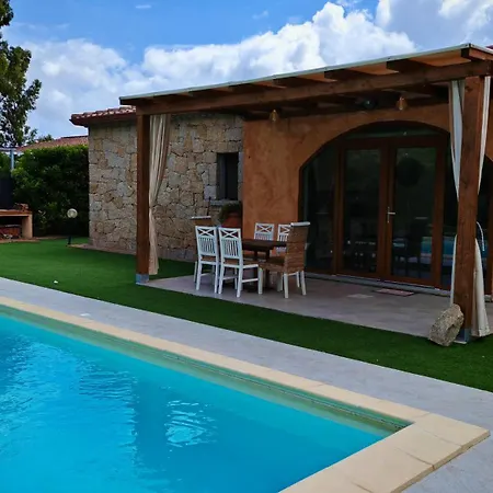 Paola San Teodoro Con Piscina Privata Villa
