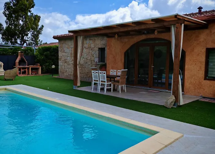 Paola San Teodoro Con Piscina Privata Villa